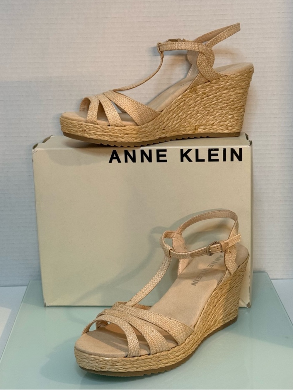 Anne Klein Waves Wedge Sandals Beige Raffia T Strap Platform Size 7.5